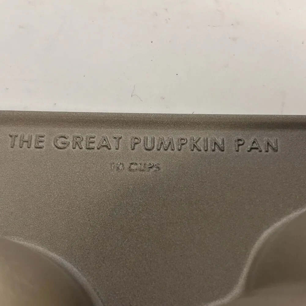 Nordic Ware The Great Pumpkin Pan. 10 Cup Capacity. Made In USA